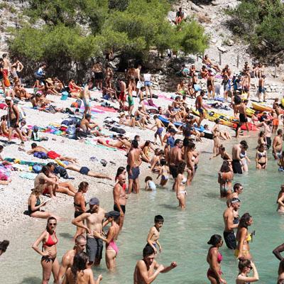 Overcrowded beaches in Marseille - Overtourism